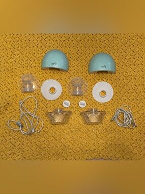 Motif Aura Electric Wearable Breast Pump with charger and parts dual motor AS IS